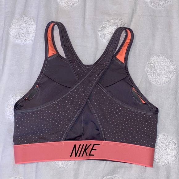 Nike high neck bra - Picture 2 of 3